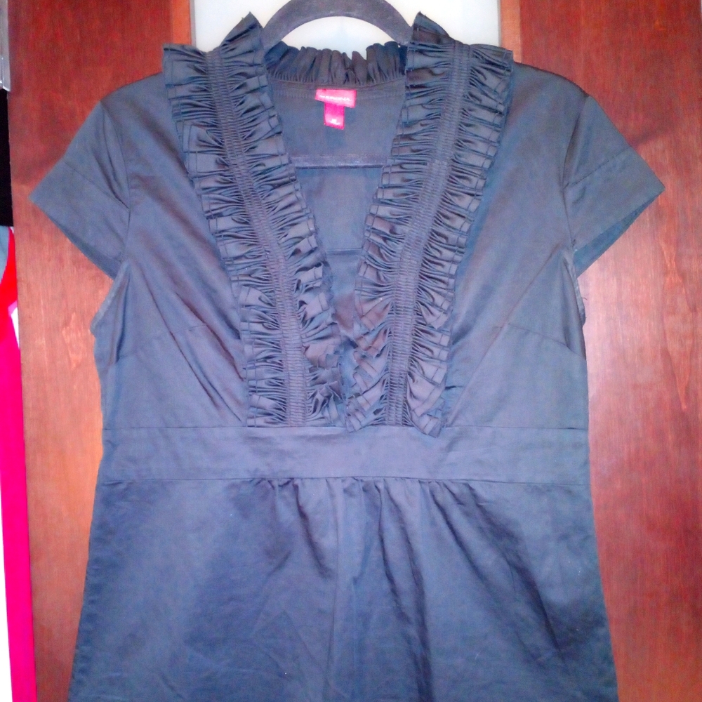 Cap sleeve ruffle blouse